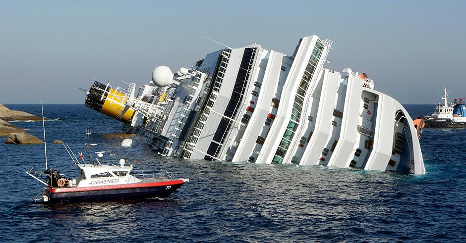 Fotos vom Schiffsunglück Kreuzfahrt endet in Katastrophe ZEIT ONLINE