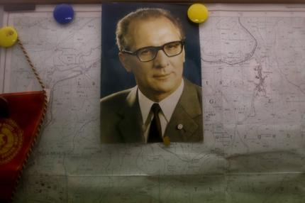 Ein Bild von Erich Honecker im Bunker-Museum in Rennsteighöhe 
