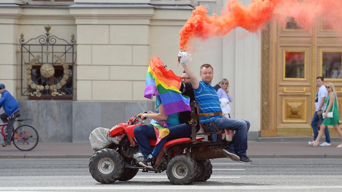 Moscow Pride Moskauer Polizei Nimmt Homosexuellen Aktivisten Fest Zeit Online