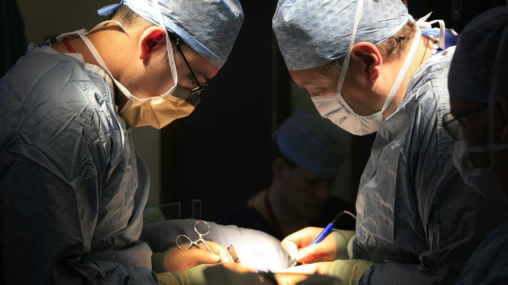 Organtransplantation: Nierentransplantation in einem Krankenhaus in Birmingham