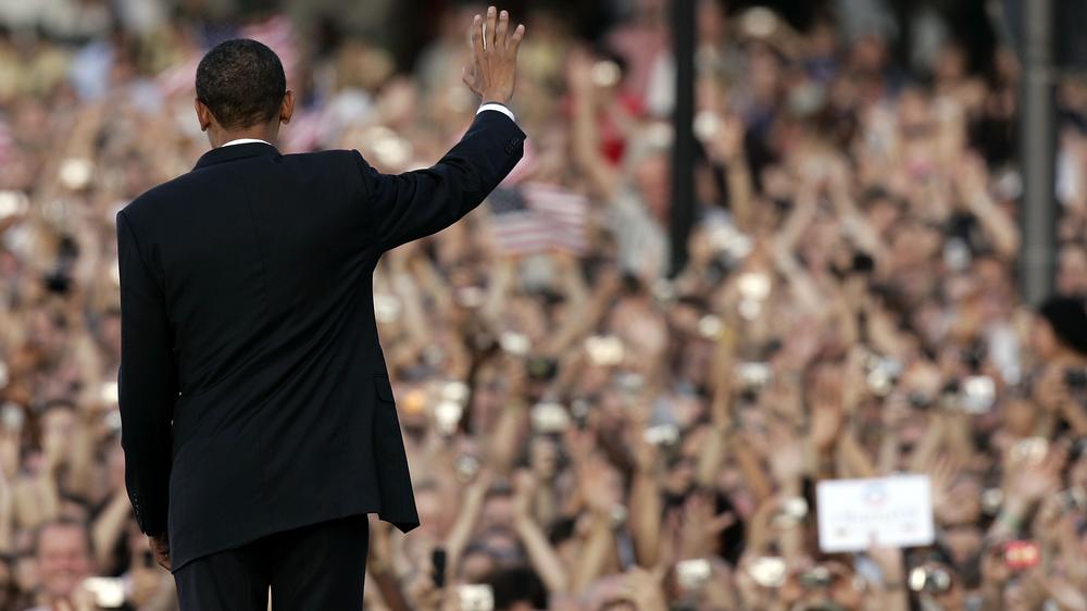 Barack Obama: Der ehemalige US-Präsident Barack Obama bei seiner Wahlkampfrede in Berlin, 2008. Zum Kirchentag wird er wieder vor Menschenmassen in Berlin treten.