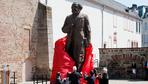Umstrittene Karl-Marx-Statue enthüllt