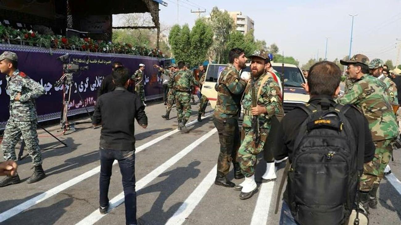 Iran Tote Und Verletzte Nach Angriff Auf Militärparade Zeit Online