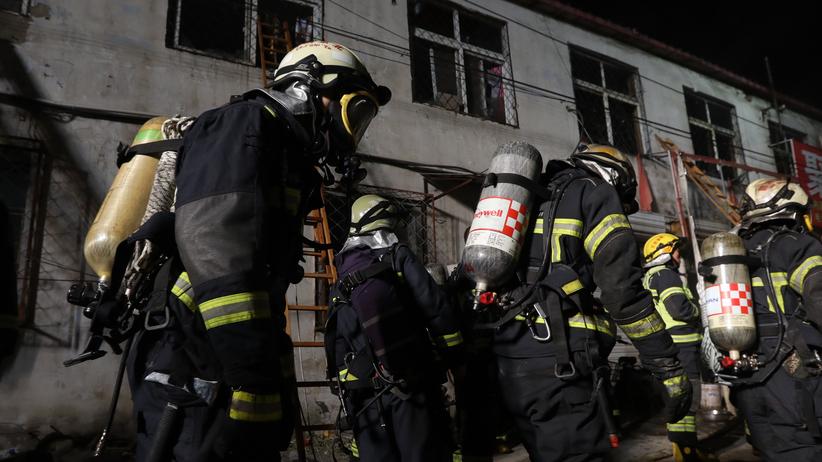 Chinesische Feuerwehrleute im Einsatz
