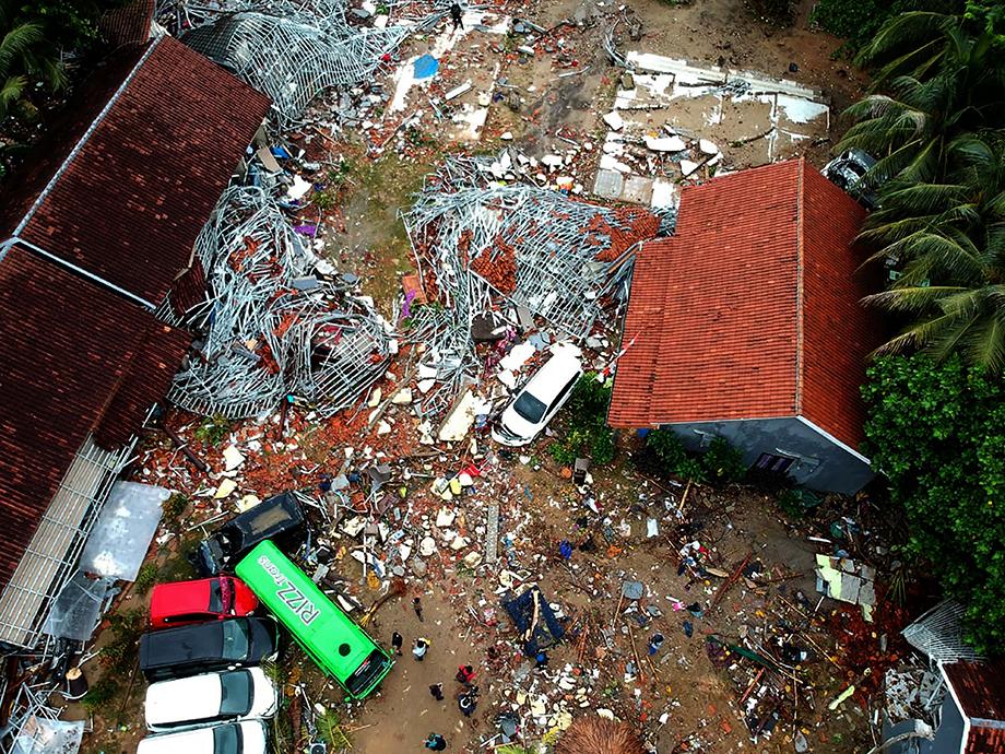 Indonesien: Mindestens 429 Tote Durch Einen Tsunami | ZEIT ONLINE