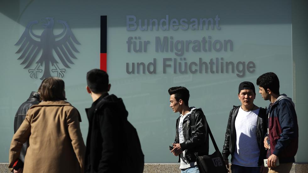 Bundesamt für Migration und Flüchtlinge Jedes sechste Asylverfahren offenbar fehlerhaft ZEIT