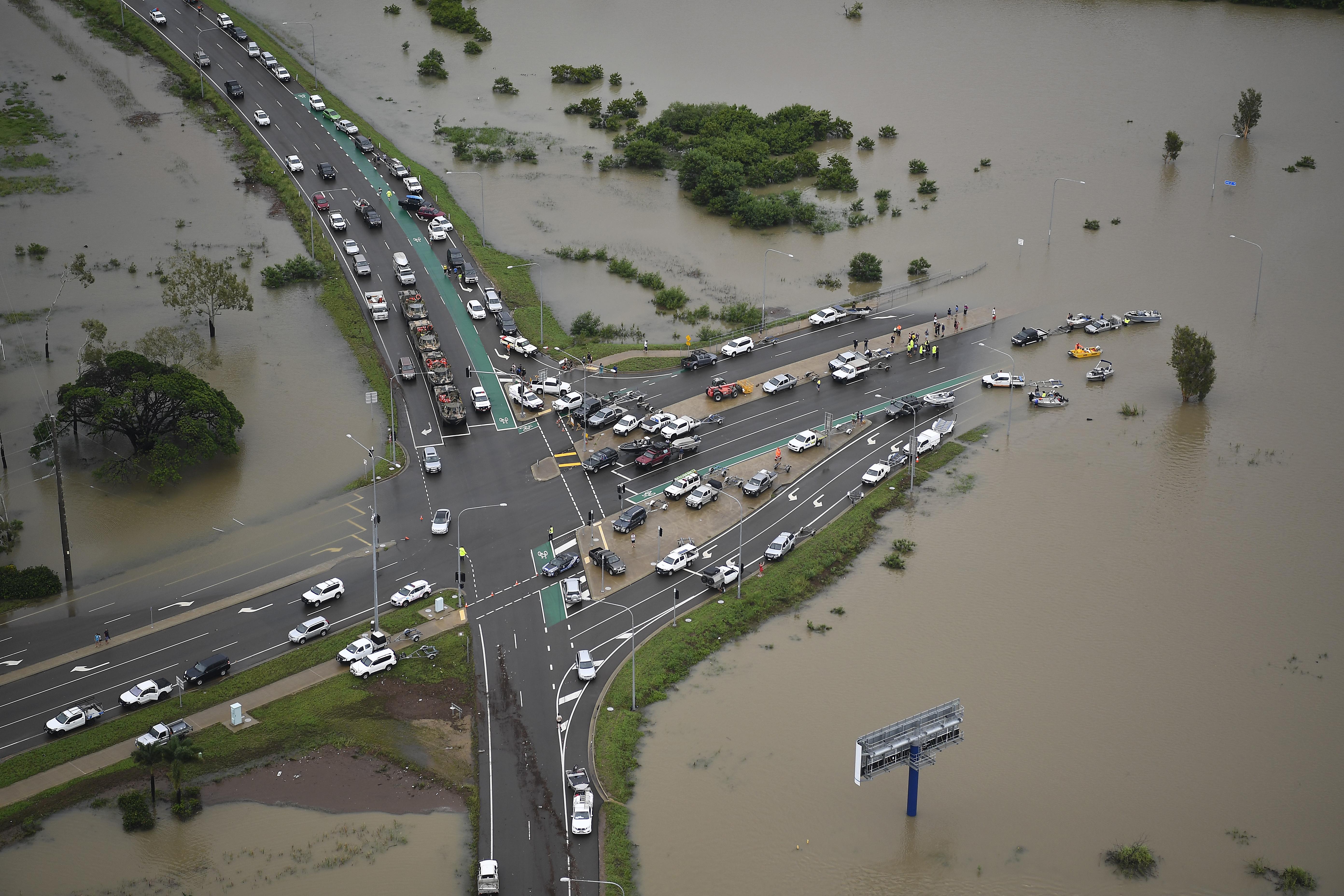 Где затопило город. Затопление Австралии. Дамба Австралия. Наводнение в Австралии на карте.