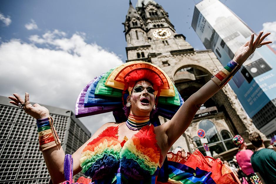 Berlin: "Jeder Aufstand beginnt mit deiner Stimme" | ZEIT ...