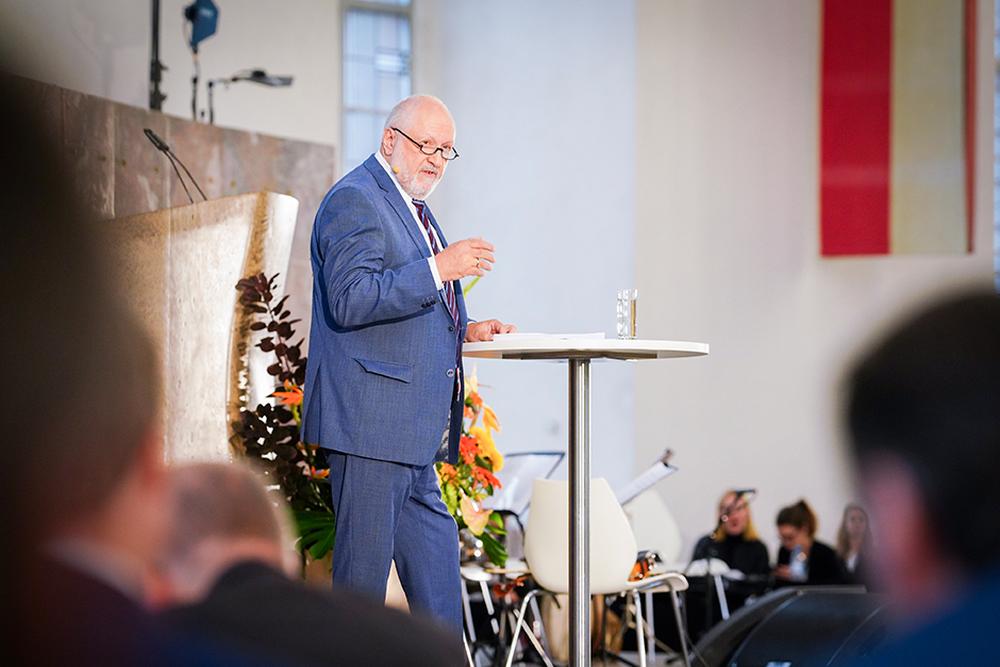 "Deutschland spricht": Der Herausgeber der "Frankfurter Allgemeinen Zeitung", Werner D'Inka, spricht in der Frankfurter Paulskirche.