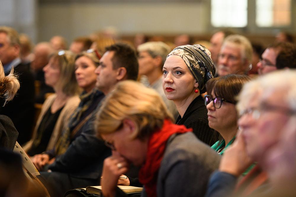 "Deutschland spricht": Unter den Besuchern in der Frauenkirche sind auch viele Teilnehmende von "Deutschland spricht".