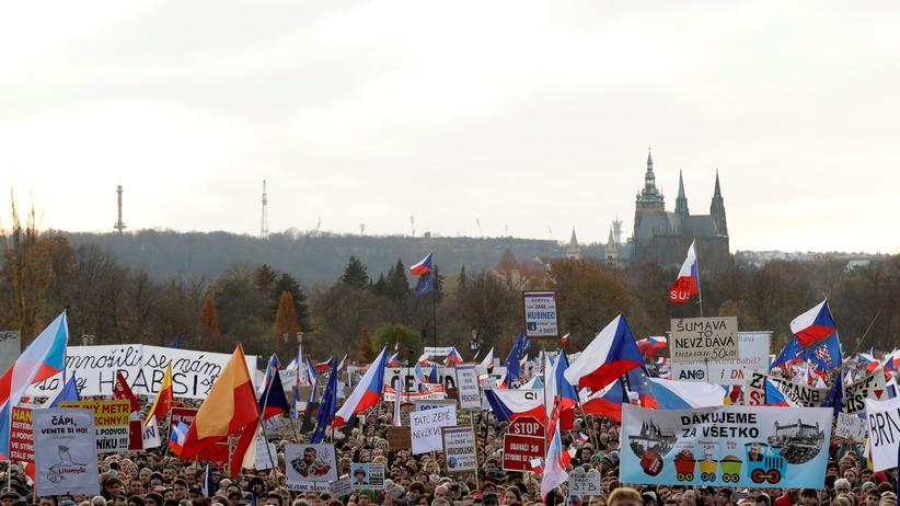 Prag: Hunderttausende demonstrieren gegen Ministerpräsident Andrej Babiš