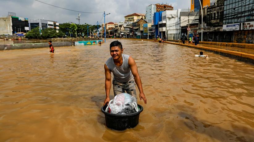 Hochwasser: Mehr als 40 Tote bei Überschwemmungen in Indonesien