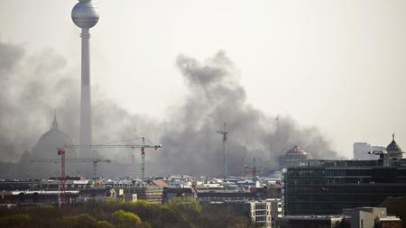 Berlin Feuer Im Neubau Des Berliner Stadtschlosses Zeit Online