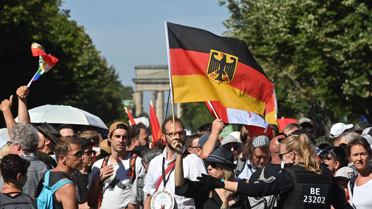 Corona-Demonstration: Sie sind die zweite Welle | ZEIT ONLINE