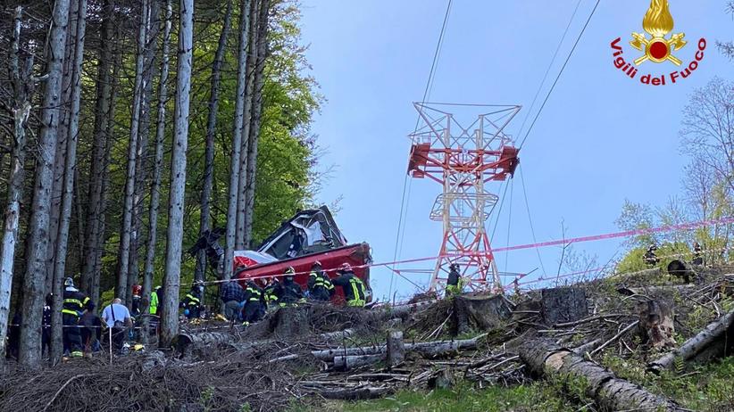 Italien: 14 Menschen bei Seilbahn-Unglück am Lago Maggiore ...