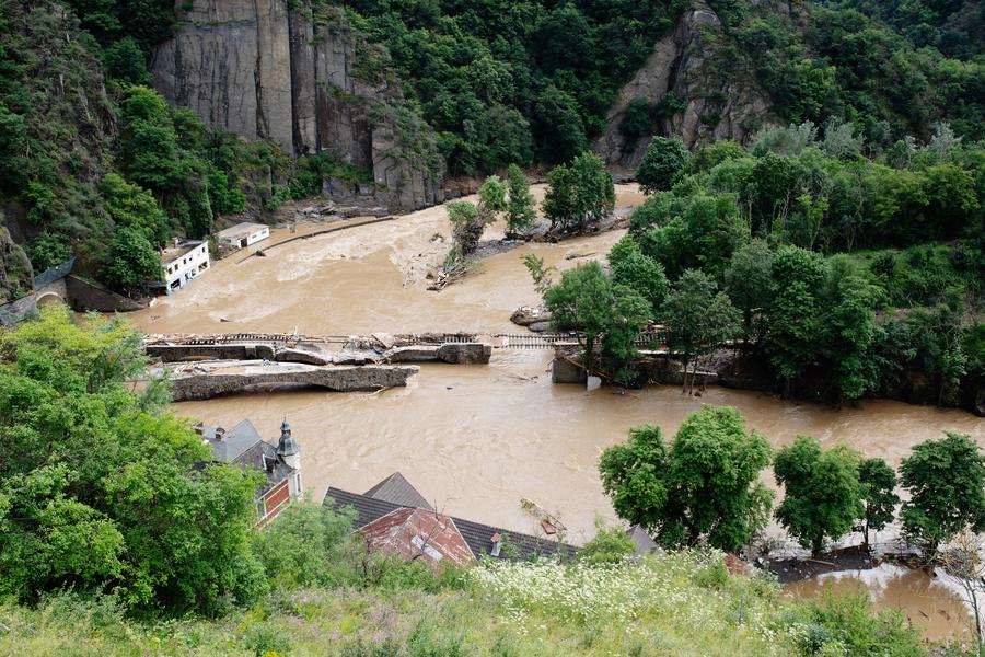 pics Altenahr Hochwasser https www zeit de gesellschaft zeitgeschehen 2021 07 ahr altenburg ahrweiler unwetter ueberschwemmung notlage rheinland pfalz reportage