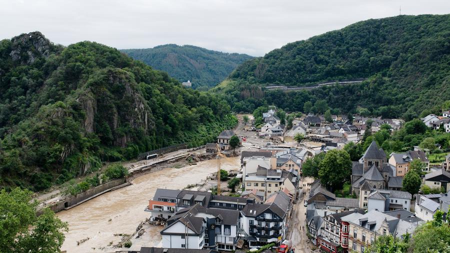 photo Altenahr Hochwasser https www zeit de gesellschaft zeitgeschehen 2021 07 ahr altenburg ahrweiler unwetter ueberschwemmung notlage rheinland pfalz reportage