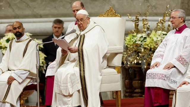 Weihnachtspredigt: Papst Franziskus ruft in Christmette zu Frieden auf