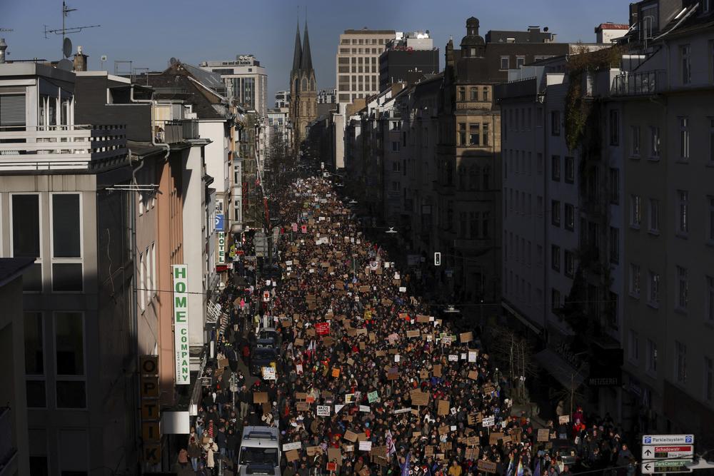 Demonstrationen Gegen Rechts: "Nie Wieder Ist Jetzt" | ZEIT ONLINE