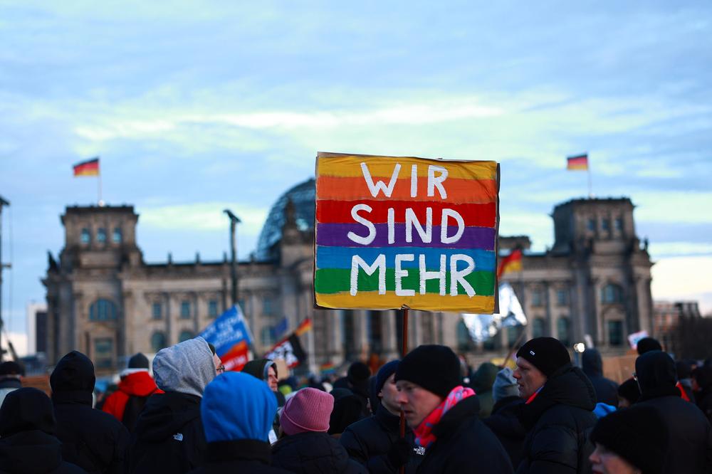 Protest Gegen Rechtsextremismus: Hunderttausende Menschen Demonstrieren ...