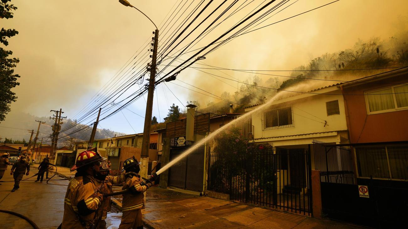Incendies de forêt : le nombre de morts dans les incendies de forêt au Chili s’élève à au moins 112