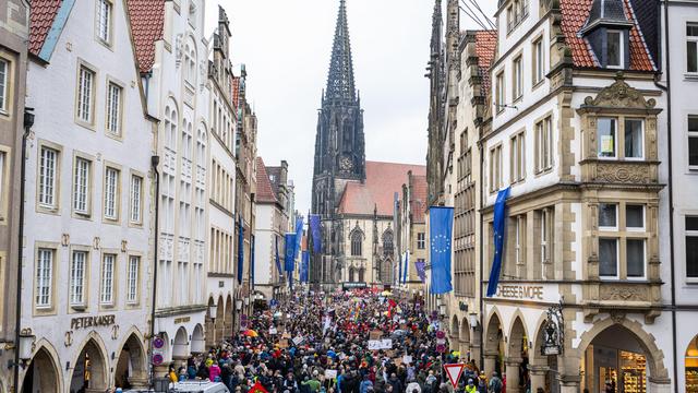 AfD-Neujahrsempfang: 30.000 Menschen demonstrieren in Münster gegen Rechtsextremismus