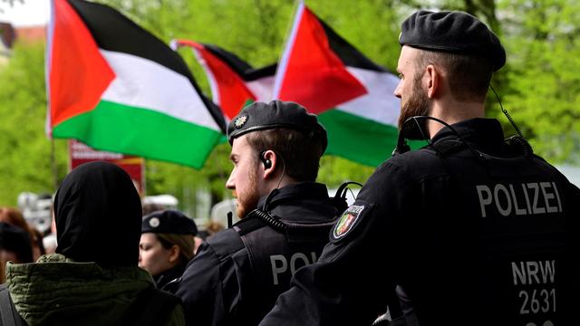 Internationales Treffen: Berliner Polizei löst umstrittenen 