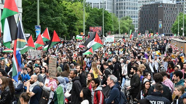 Pro-palästinensischer Protest: Tausende Menschen demonstrieren in Berlin an Nakba-Gedenktag