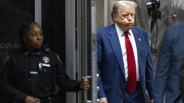 Prozess gegen Donald Trump: Stormy Daniels' Anwalt sagt vor Gericht über Schweigegeldzahlung aus