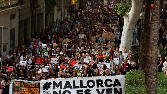 Bar-Einsturz: Tausende Menschen demonstrieren auf Mallorca gegen Massentourismus