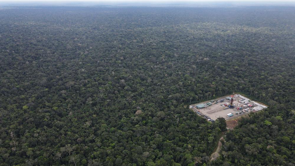 Ecuador: Die Ishpingo-Ölplattform des staatseigenen Konzerns Petroecuador im Nationalpark Yasuní im Nordosten Ecuadors