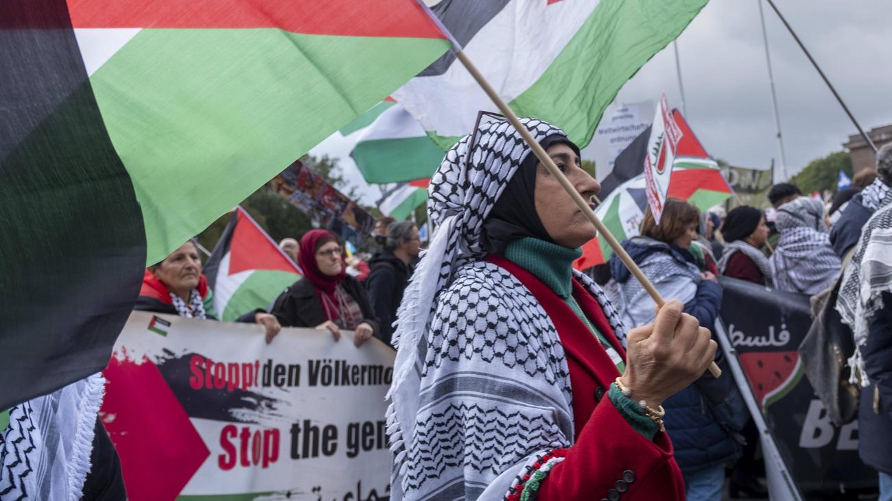 Haine d’Israël : la police berlinoise arrête des manifestants après des slogans antisémites