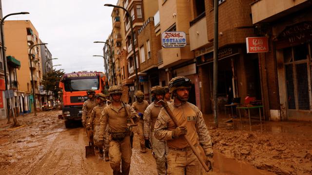 Unwetter: Spanien schickt weitere Soldaten ins Flutgebiet