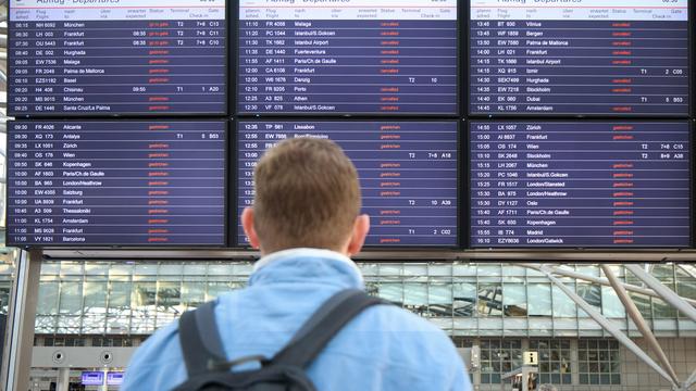 Flughafen Hamburg: Warnstreik legt Hamburger Flughafen lahm