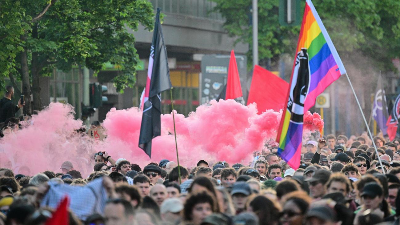Tag der Arbeit: Zehntausende demonstrieren auf Kundgebungen zum 1. Mai