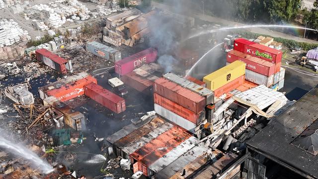 Hamburg: Größter Brandherd im Hamburger Hafen gelöscht