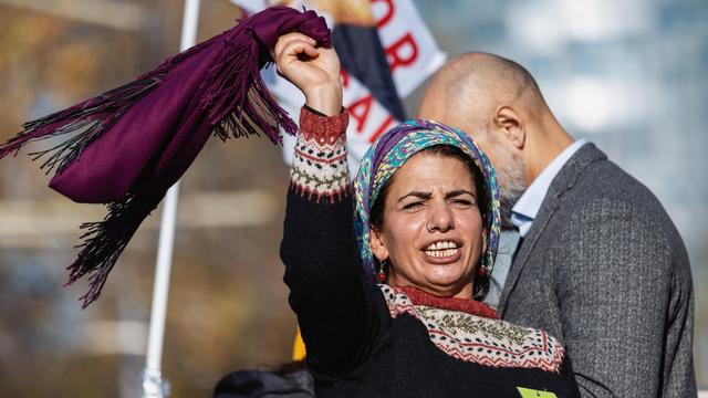 PKK: Mehrere Tausend Menschen demonstrieren in Köln für Freilassung Öcalans