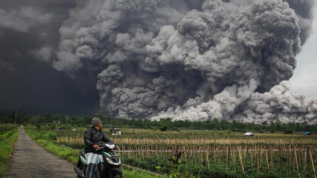 Indonesien: Hunderte bringen sich auf Java vor Vulkan Semeru in Sicherheit