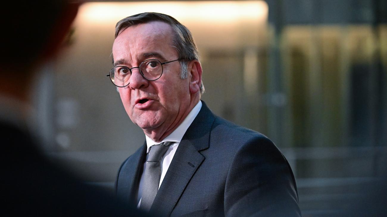 Bundeswehr: Boris Pistorius "erschüttert" über Vorfälle bei Fallschirmjägern