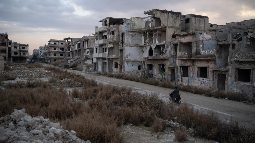 Homs: According to local reports, an explosive device detonated in a mosque in Homs, Syria. There were deaths and injuries.