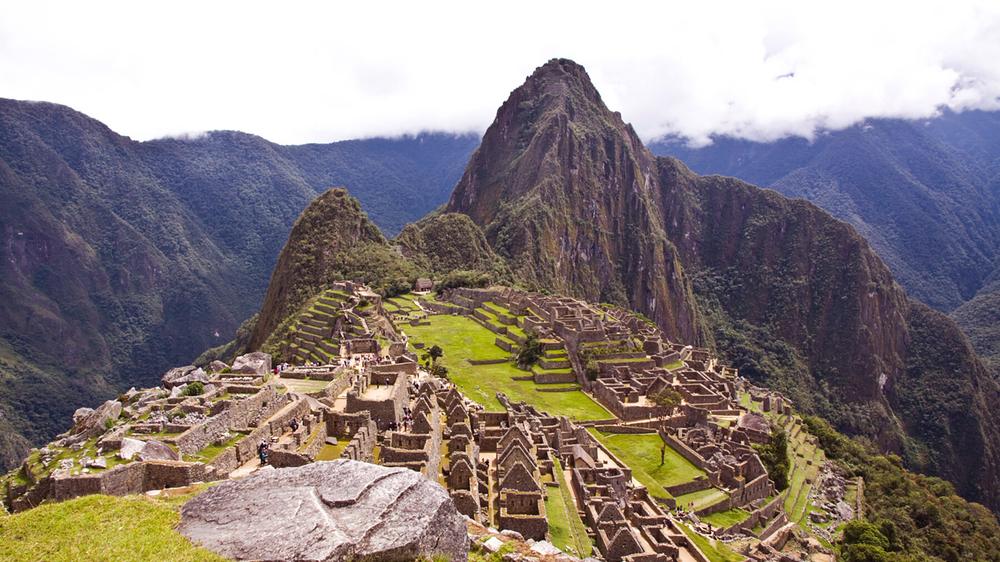 Peru: In der Nähe der Ruinenstadt Machu Picchu in Peru sind zwei Züge frontal aufeinandergestoßen.
