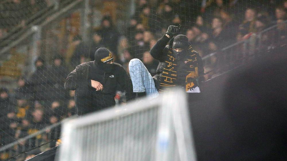 1. FC Magdeburg Dynamo Dresden Verdacht des versuchten Mord