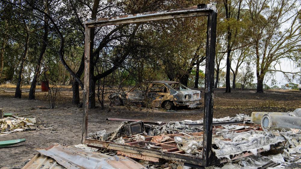 Ausnahmezustand: Buschbrände im Bundesstaat Victoria: Tausende Hektar Vegetation sind zerstört, Dutzende Gebäude niedergebrannt.