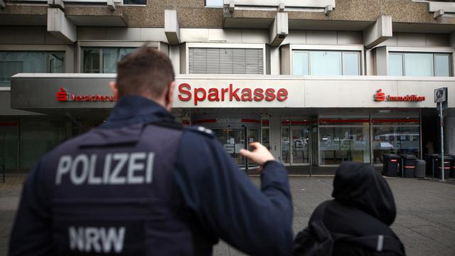 Gelsenkirchen: Ermittler finden Autokennzeichen nach Einbruch in Sparkassentresor