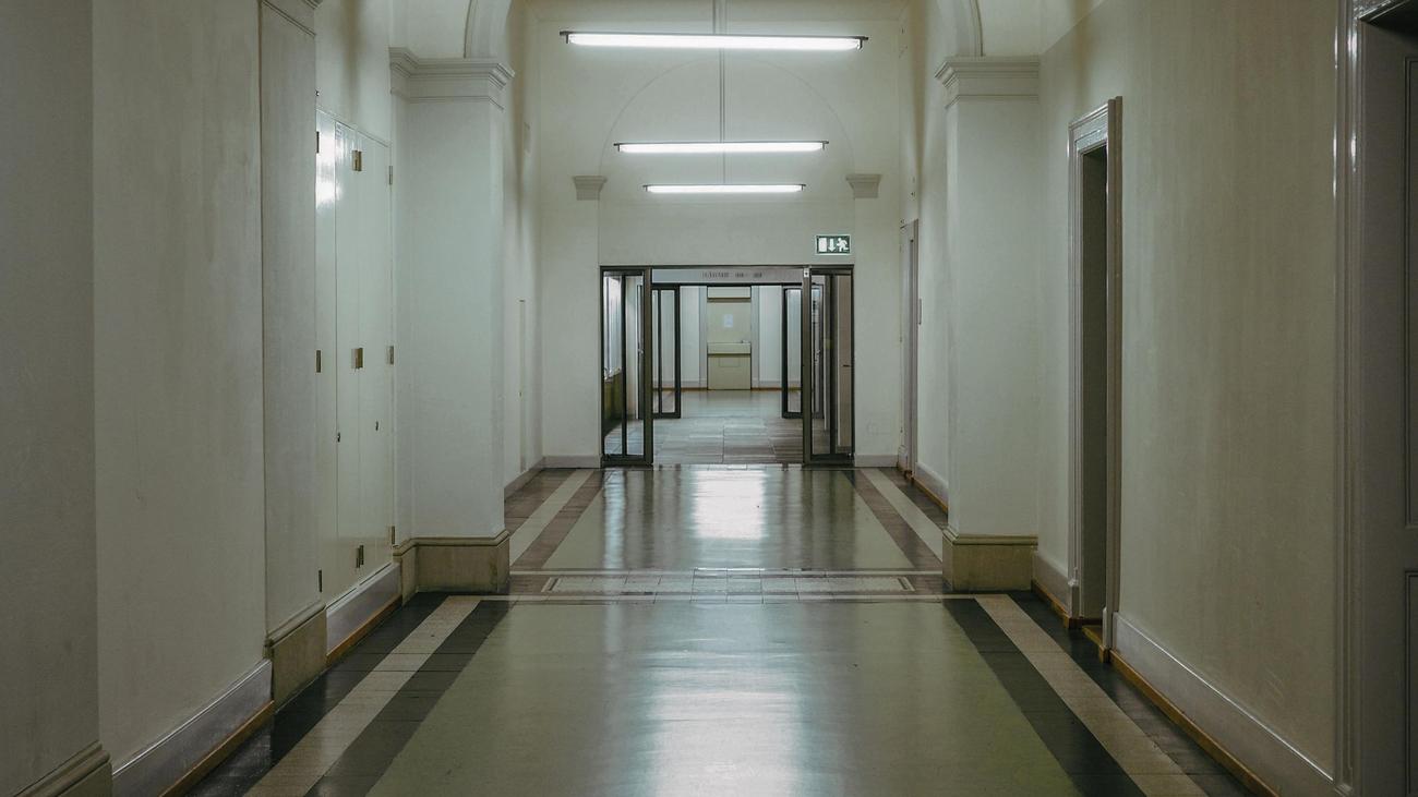 Rassismus: Rassismus steckt laut Studie in Routinen deutscher Behörden