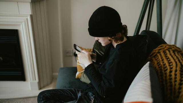 Alterskontrollen: EU-Kommission prüft Social-Media-Verbot für Jugendliche