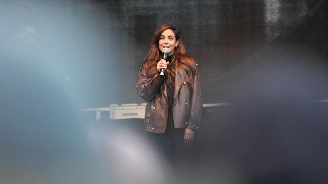 Sexualisierte Gewalt: Collien Fernandes spricht auf Demonstration in Hamburg