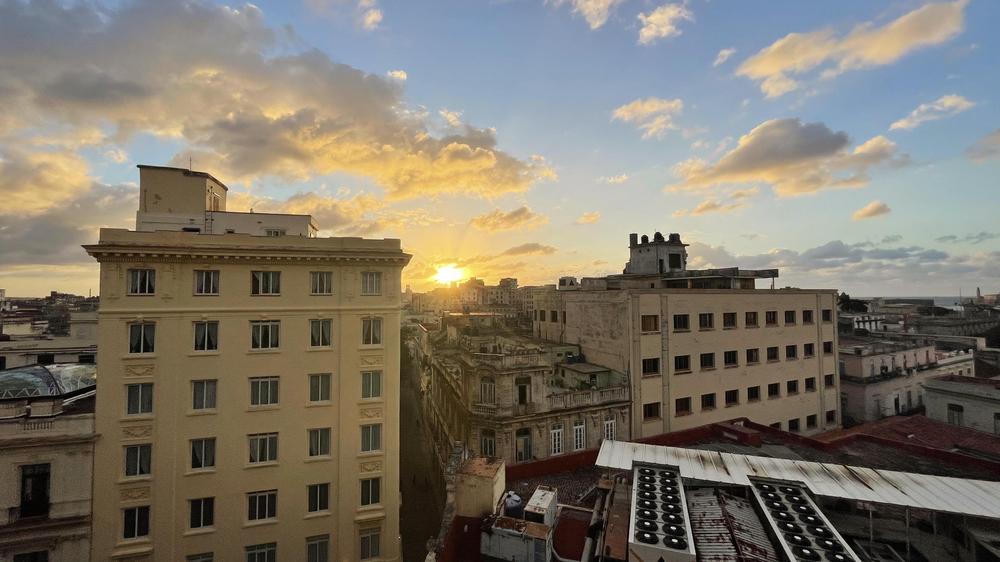  Sonnenuntergang in Havanna während des zweiten landesweiten Stromausfalls innerhalb einer Woche.