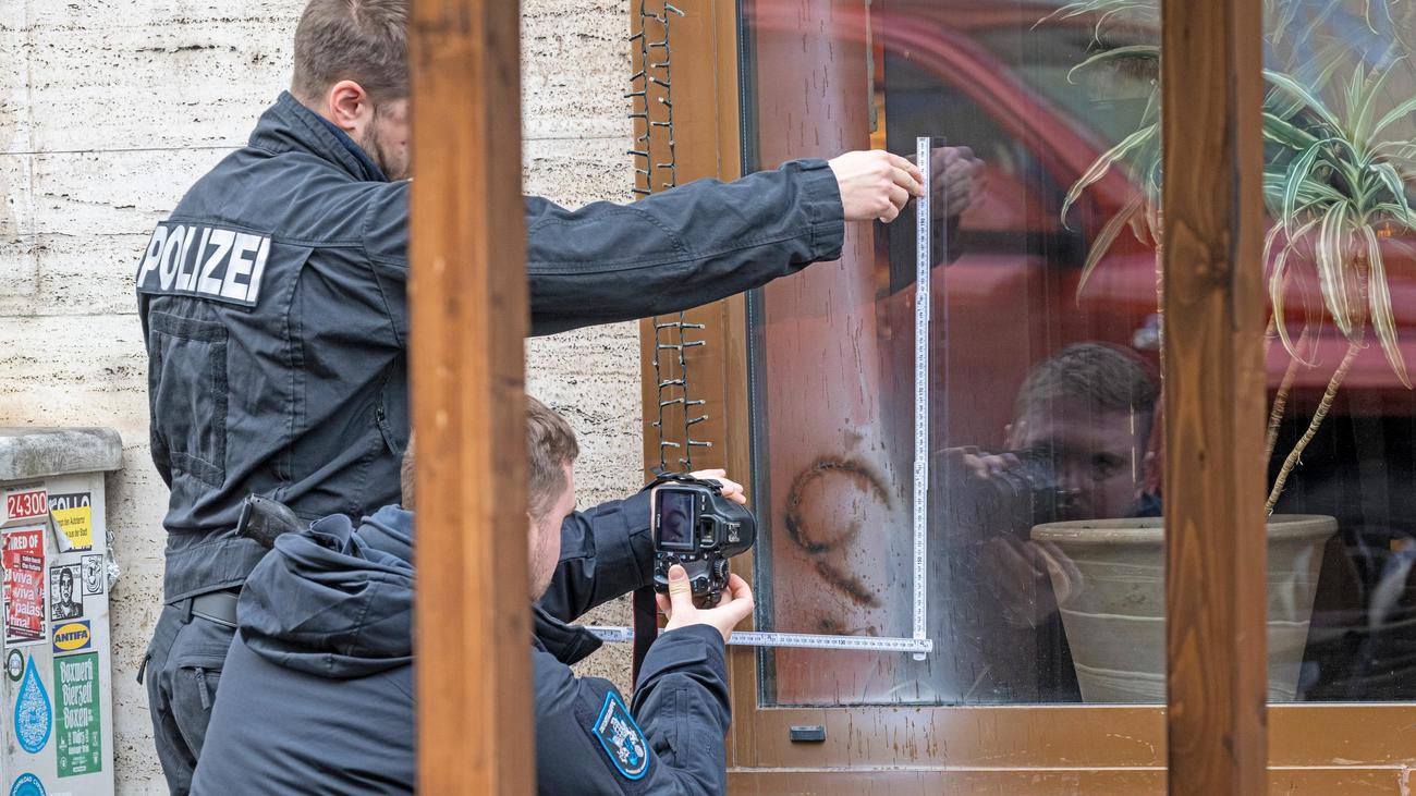 Ermittlungen wegen Antisemitismus: Unbekannte attackieren israelisches Restaurant in München