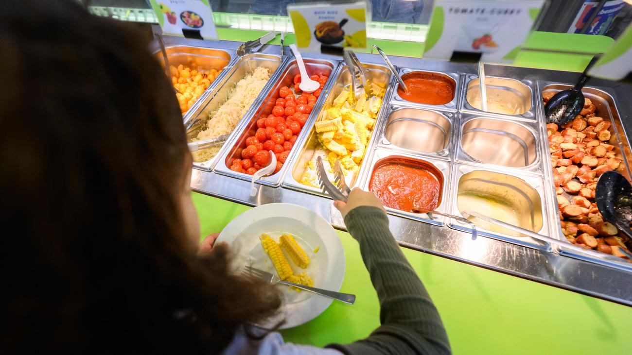 Lebensmittelpreise: Verbraucherzentrale fordert Aufklärung über Ernährung in Lehrplänen